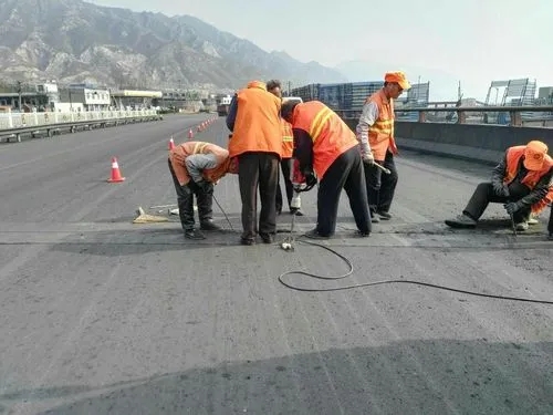 木里道路桥梁病害治理